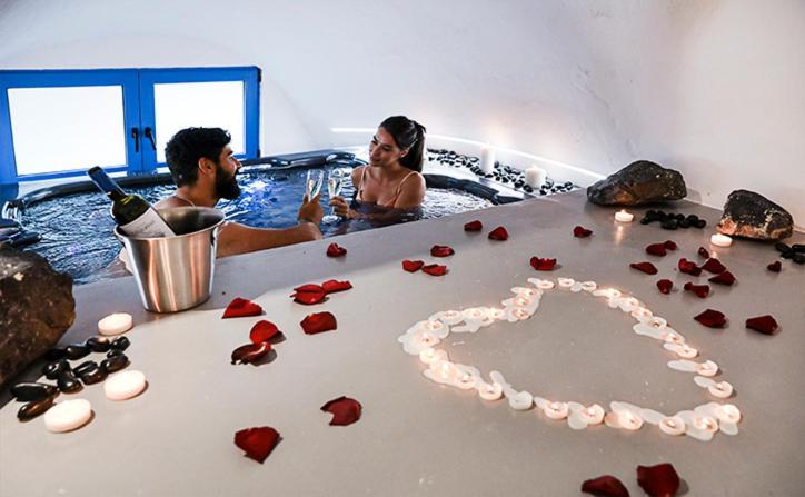 Rafael' S Mediteranian Cave Suites Фиростефани Экстерьер фото